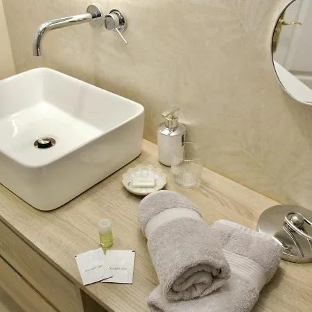 Апартаменты Duque Beachside Elegance Адехе