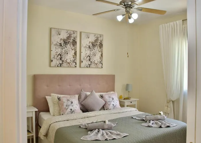 Duque Beachside Elegance Апартаменты