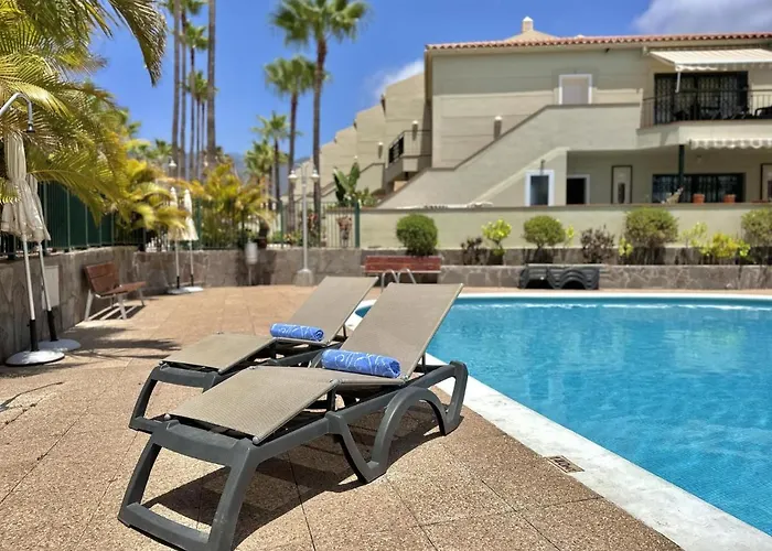 Duque Beachside Elegance Apartment *